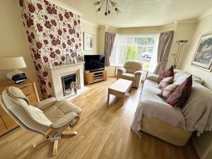 Lounge- click for photo gallery